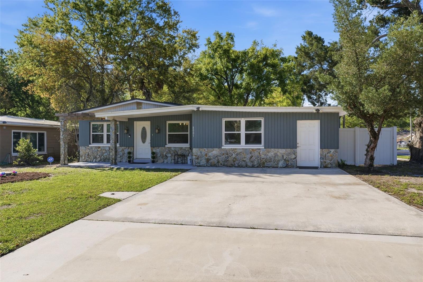 Image 6 of 51 For 8001 Ola Avenue