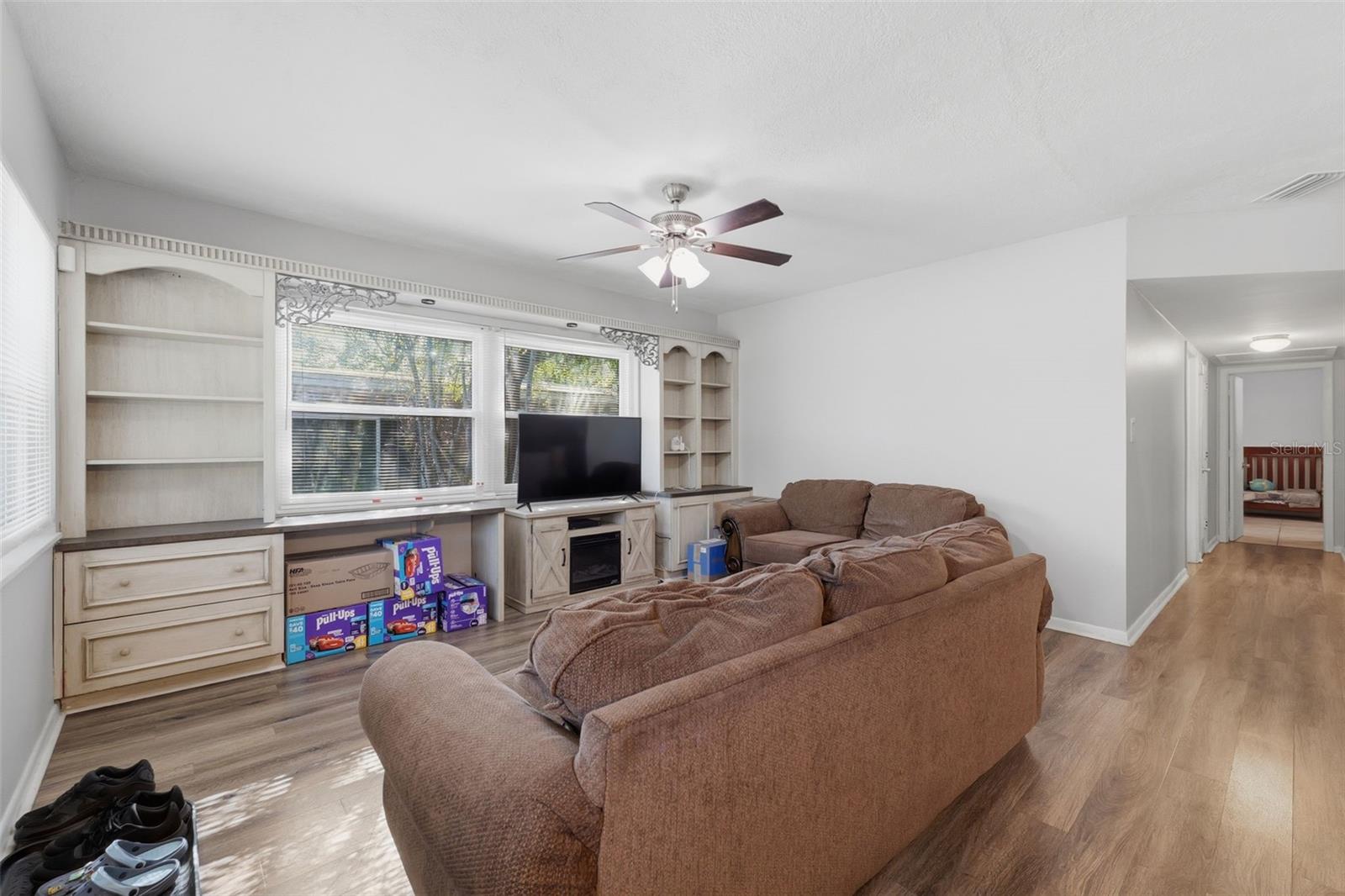 Image 9 of 51 For 8001 Ola Avenue