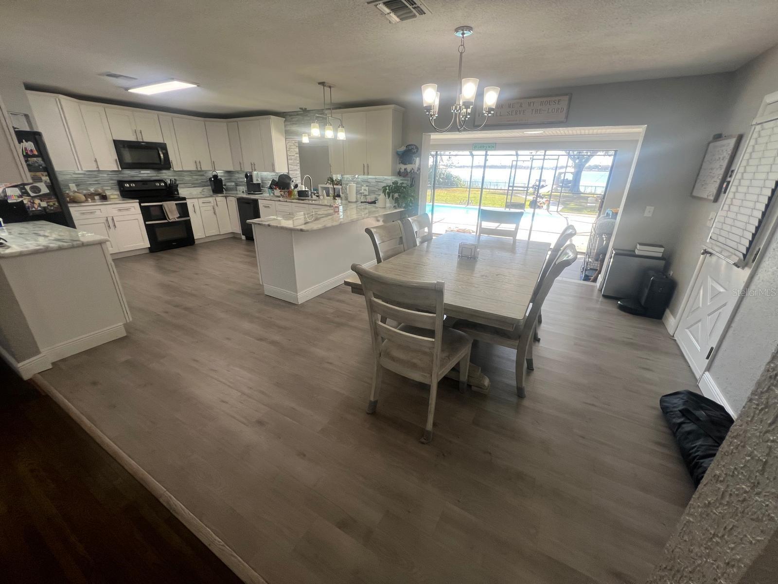 Image 9 of 38 For 510 Windermere Drive