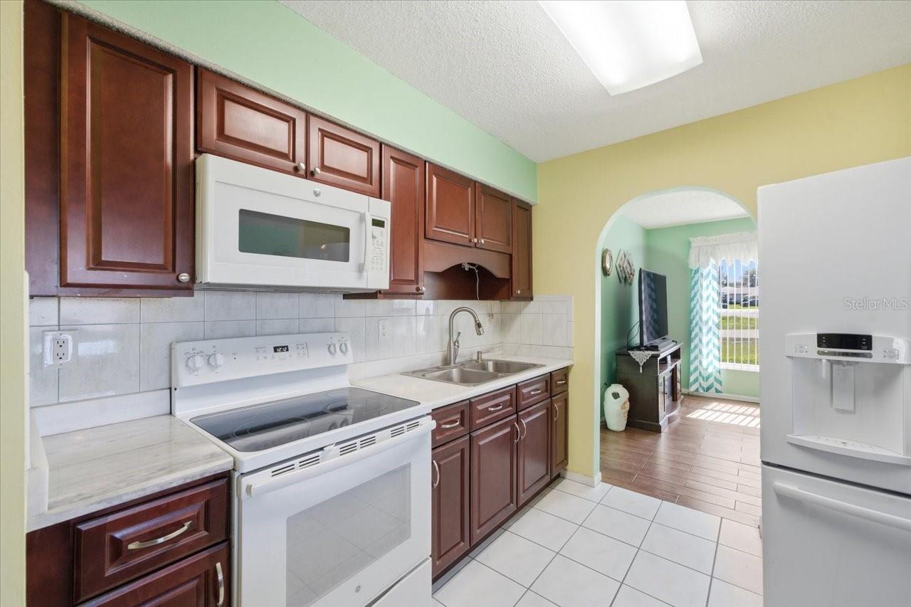 Image 7 of 18 For 6307 Kingway Lane