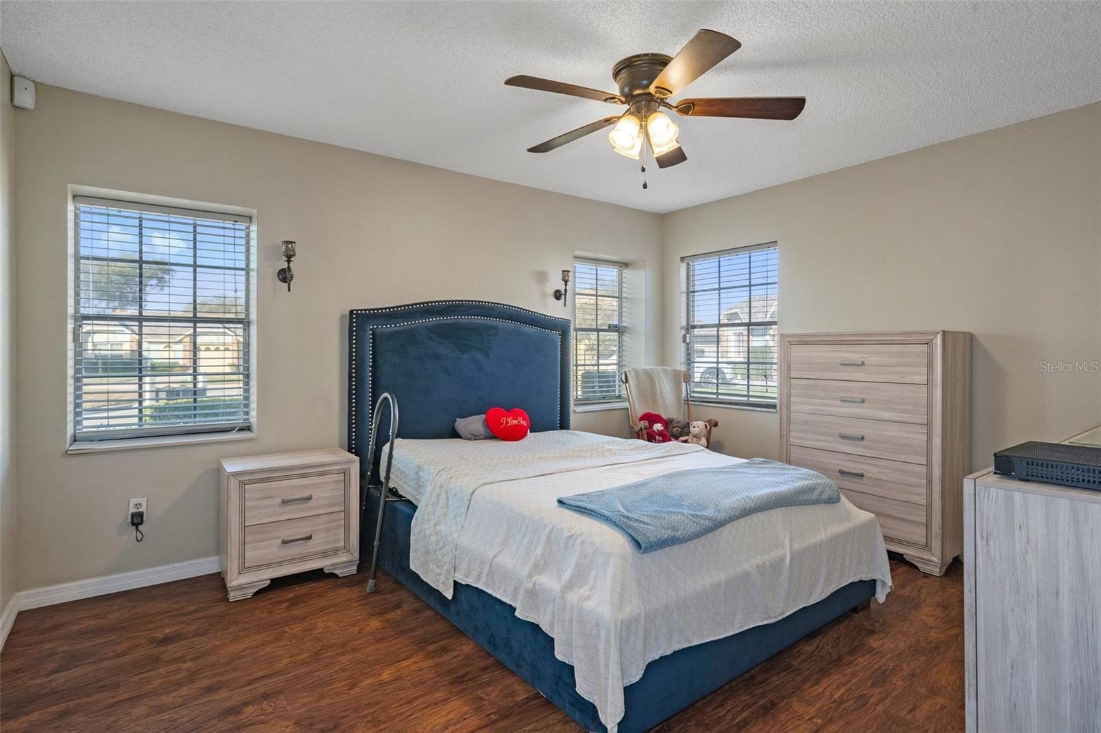 Image 15 of 19 For 4808 Vesper Court 34