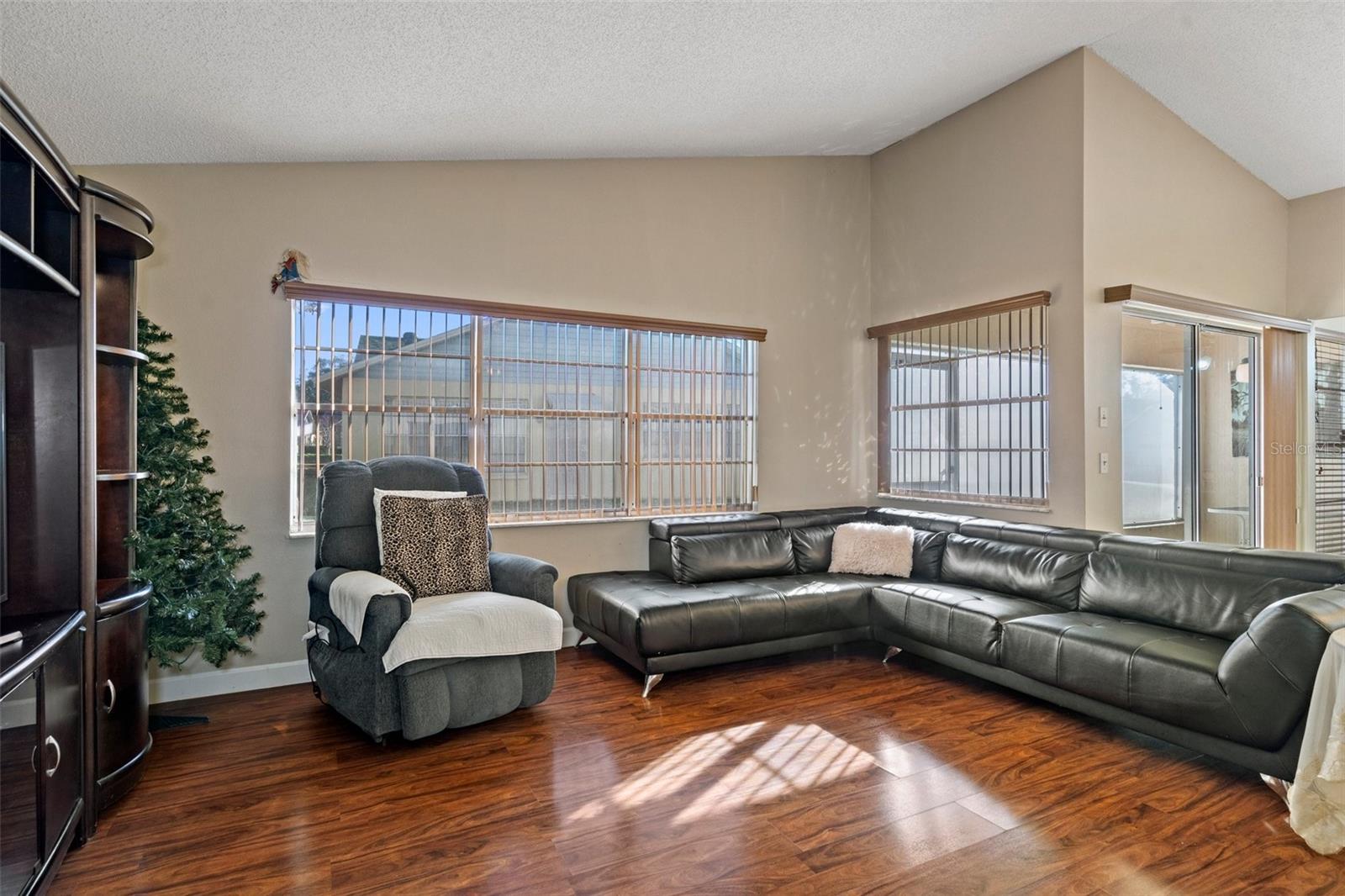 Image 9 of 19 For 4808 Vesper Court 34