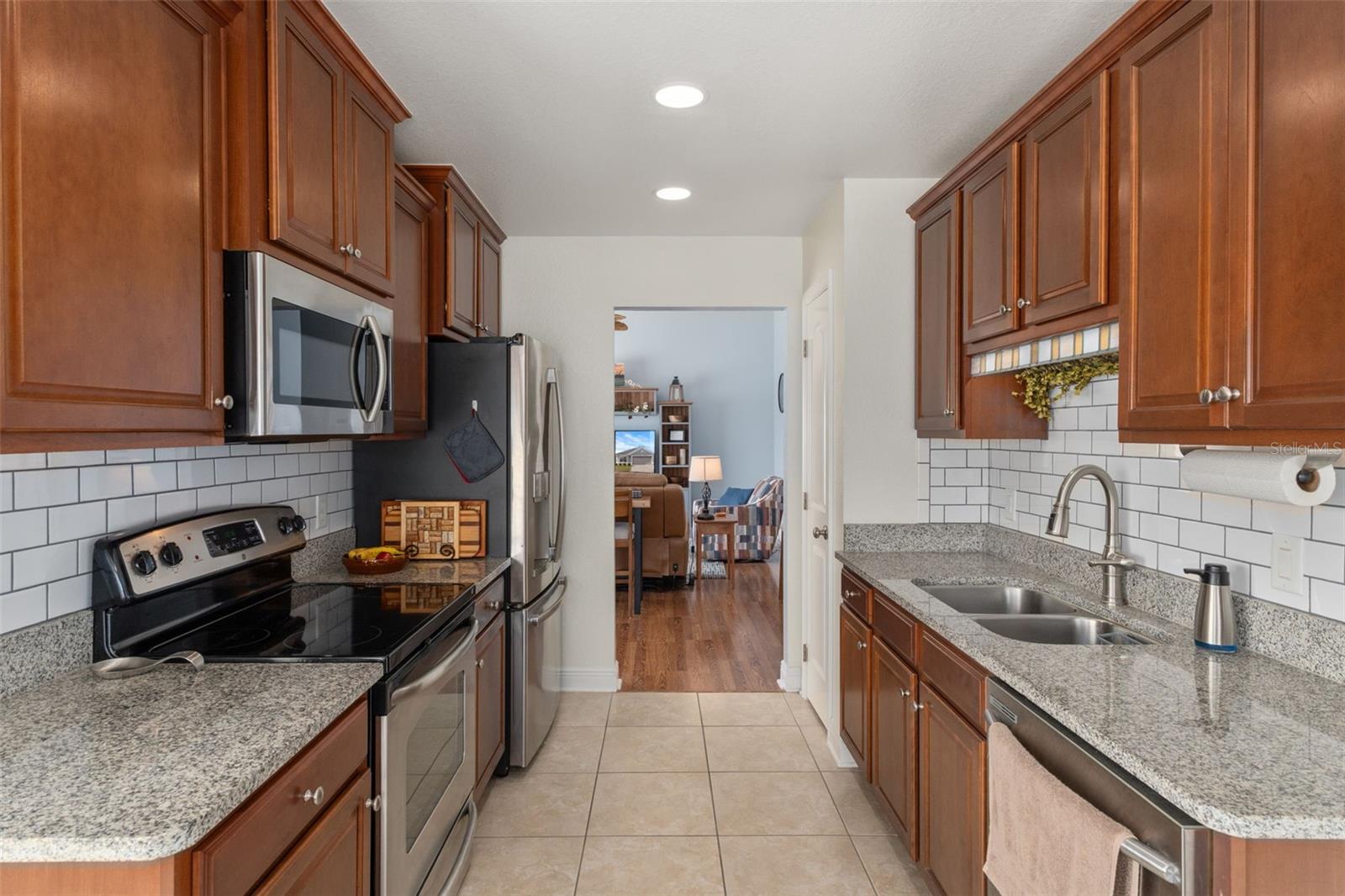 Image 14 of 42 For 6902 Wirevine Drive