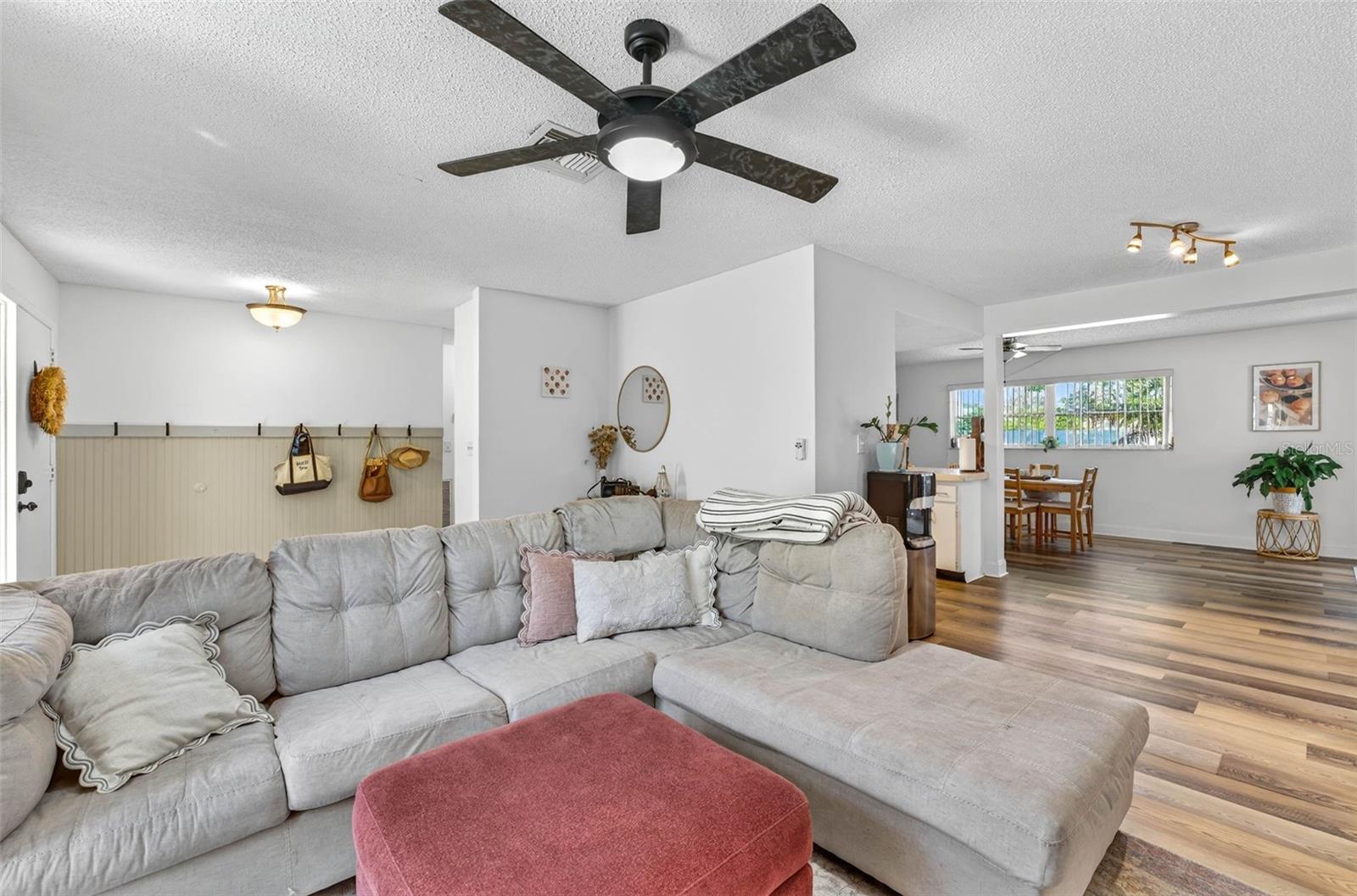 Image 13 of 37 For 1129 Forbes Trace