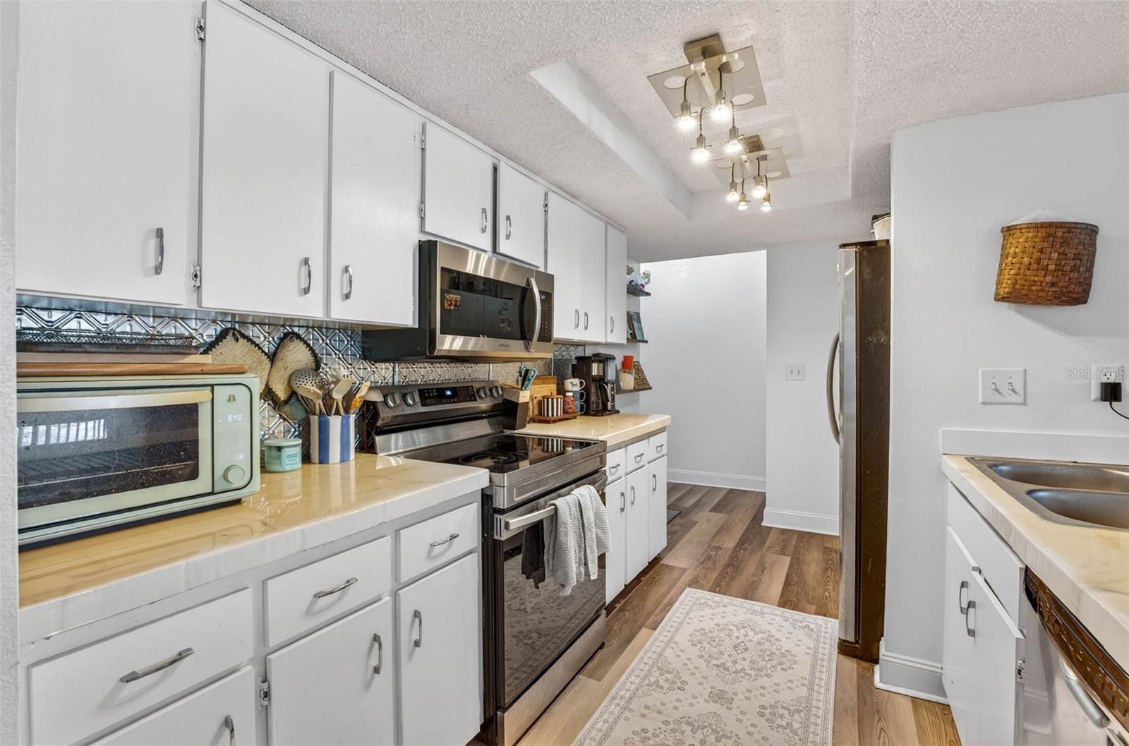 Image 2 of 37 For 1129 Forbes Trace