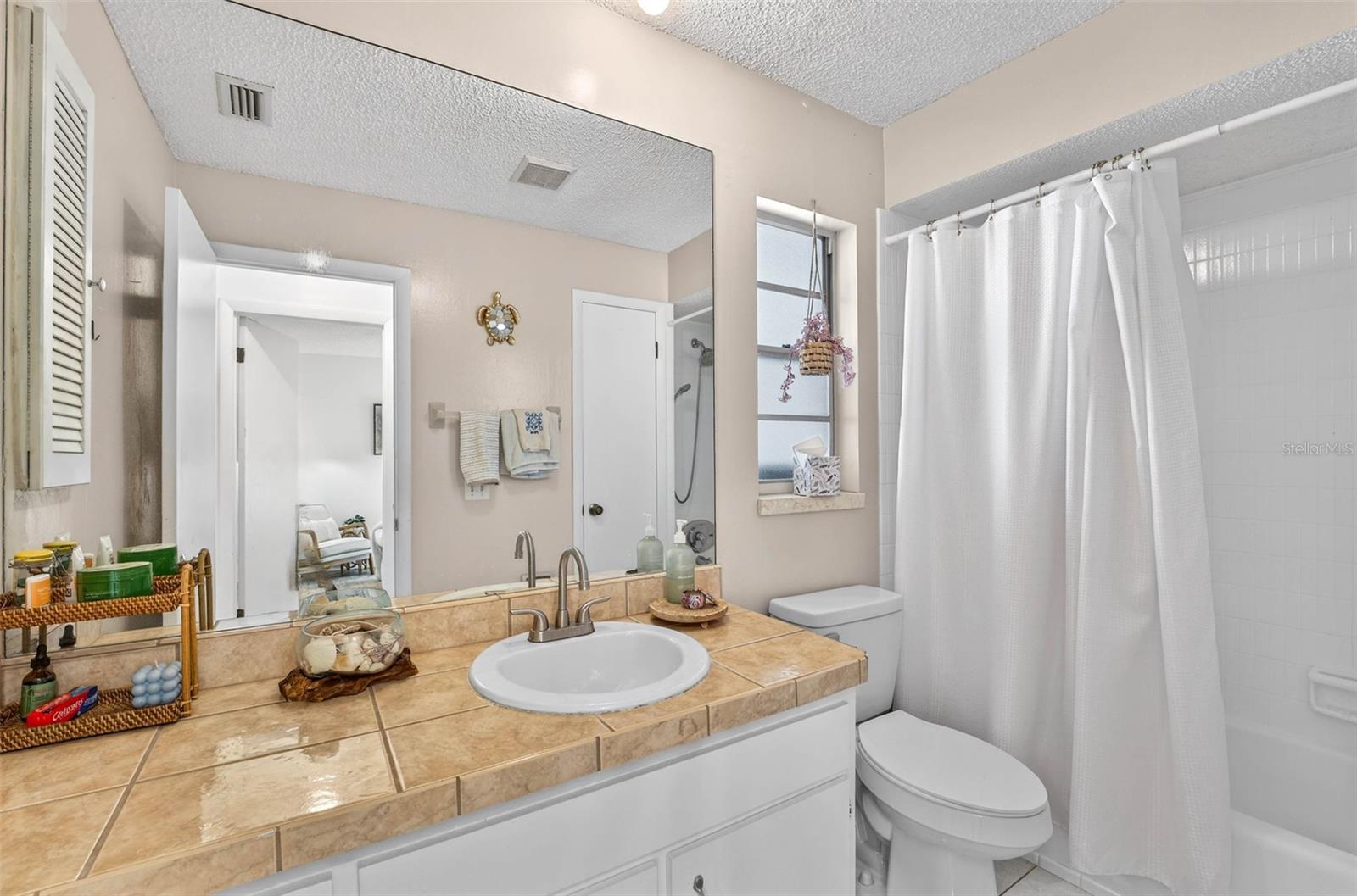 Image 25 of 37 For 1129 Forbes Trace