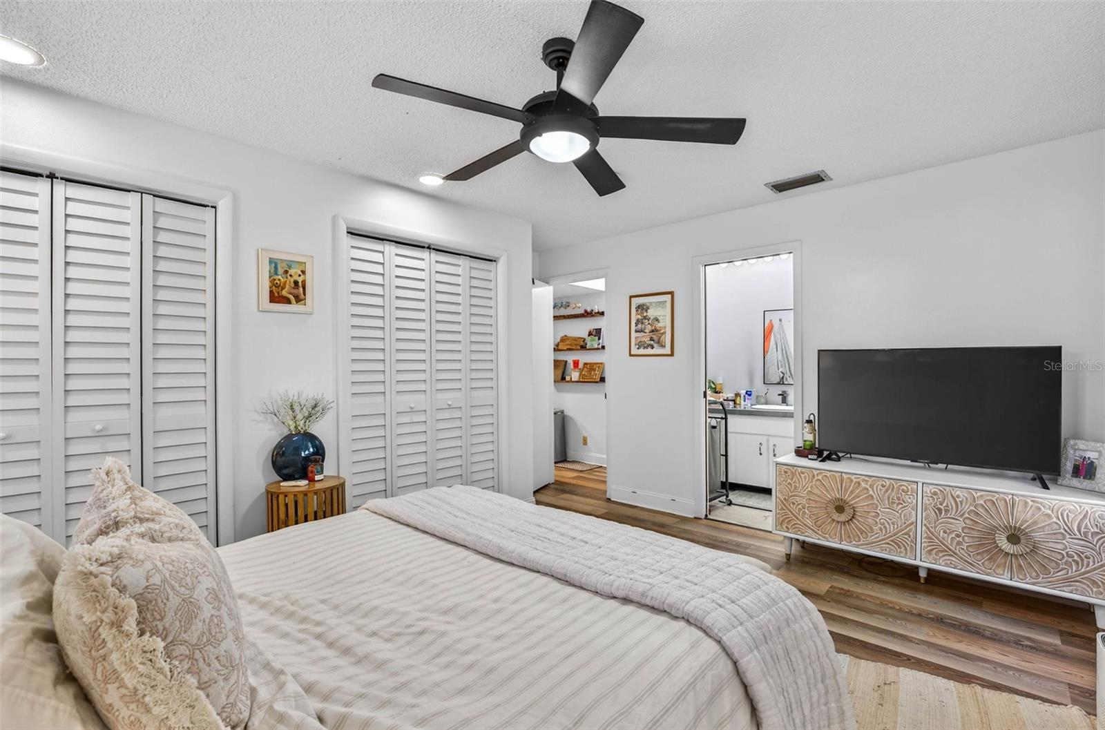 Image 27 of 37 For 1129 Forbes Trace