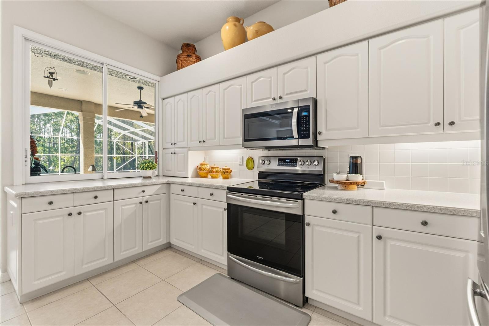 Image 24 of 63 For 10260 Waters Edge Court