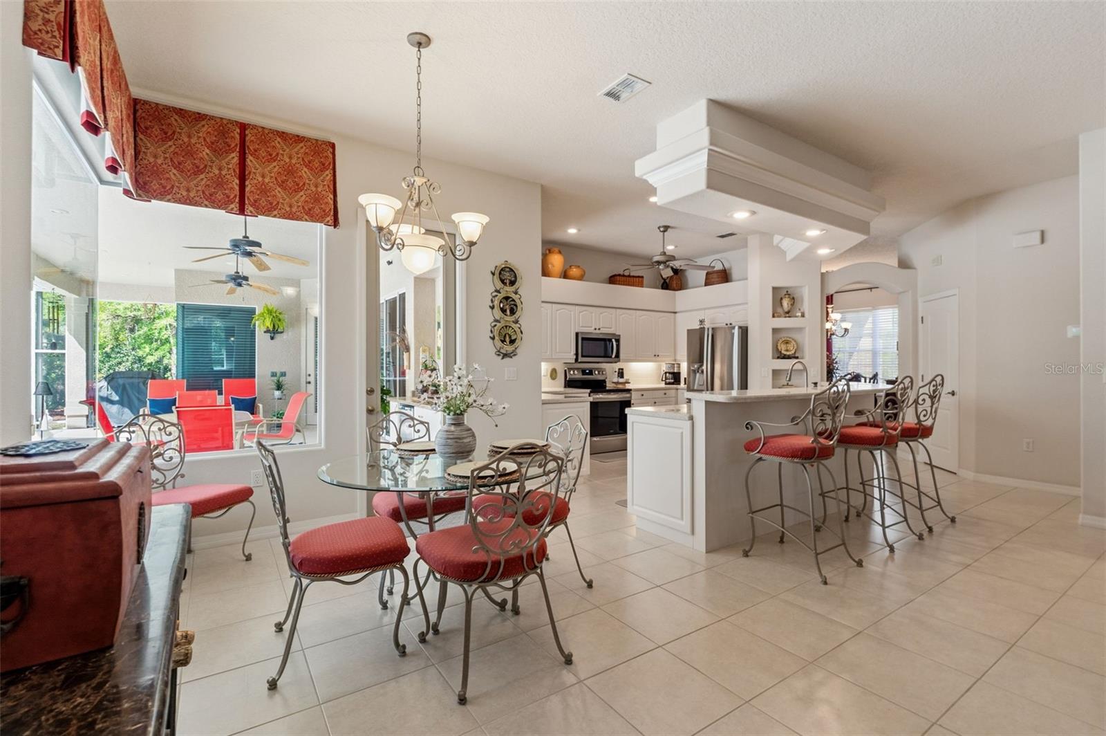 Image 26 of 63 For 10260 Waters Edge Court