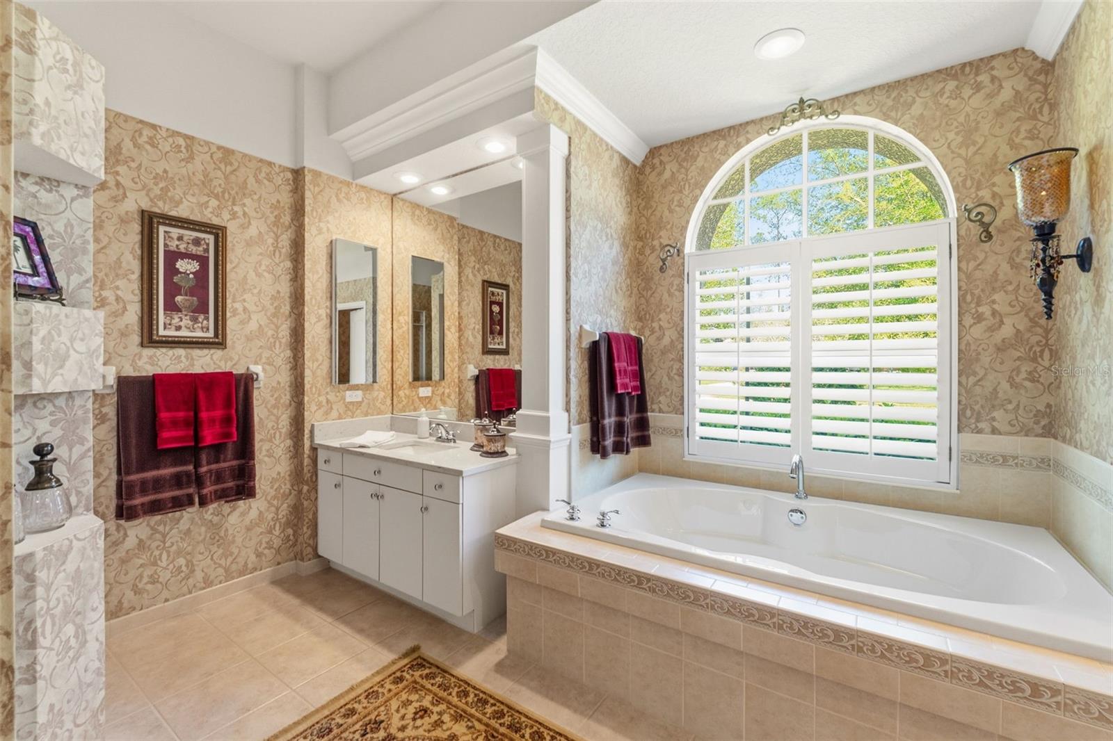 Image 33 of 63 For 10260 Waters Edge Court