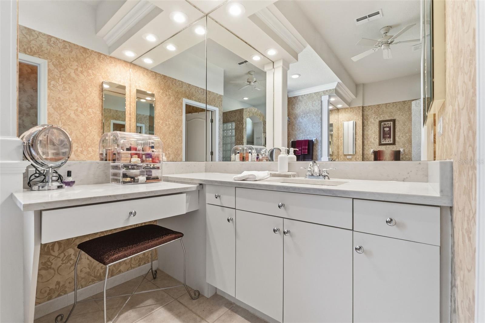 Image 35 of 63 For 10260 Waters Edge Court