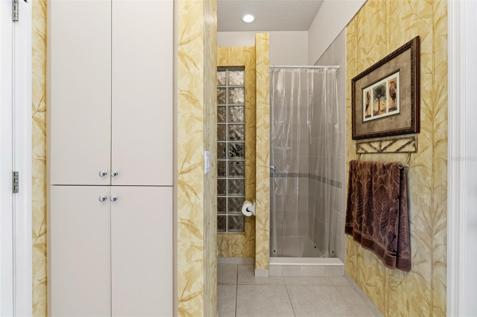 Image 41 of 63 For 10260 Waters Edge Court