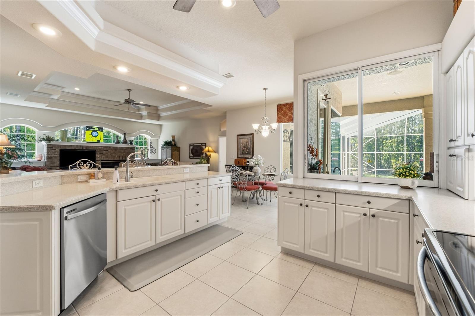 Image 7 of 63 For 10260 Waters Edge Court