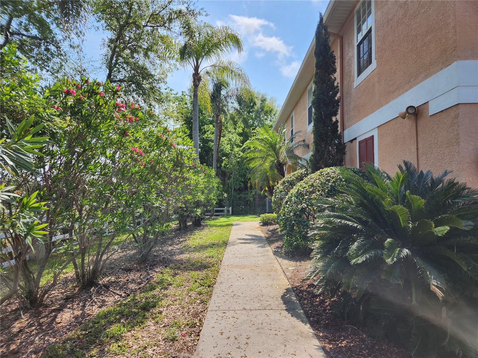 Image 2 of 37 For 8612 Great Egret Trace