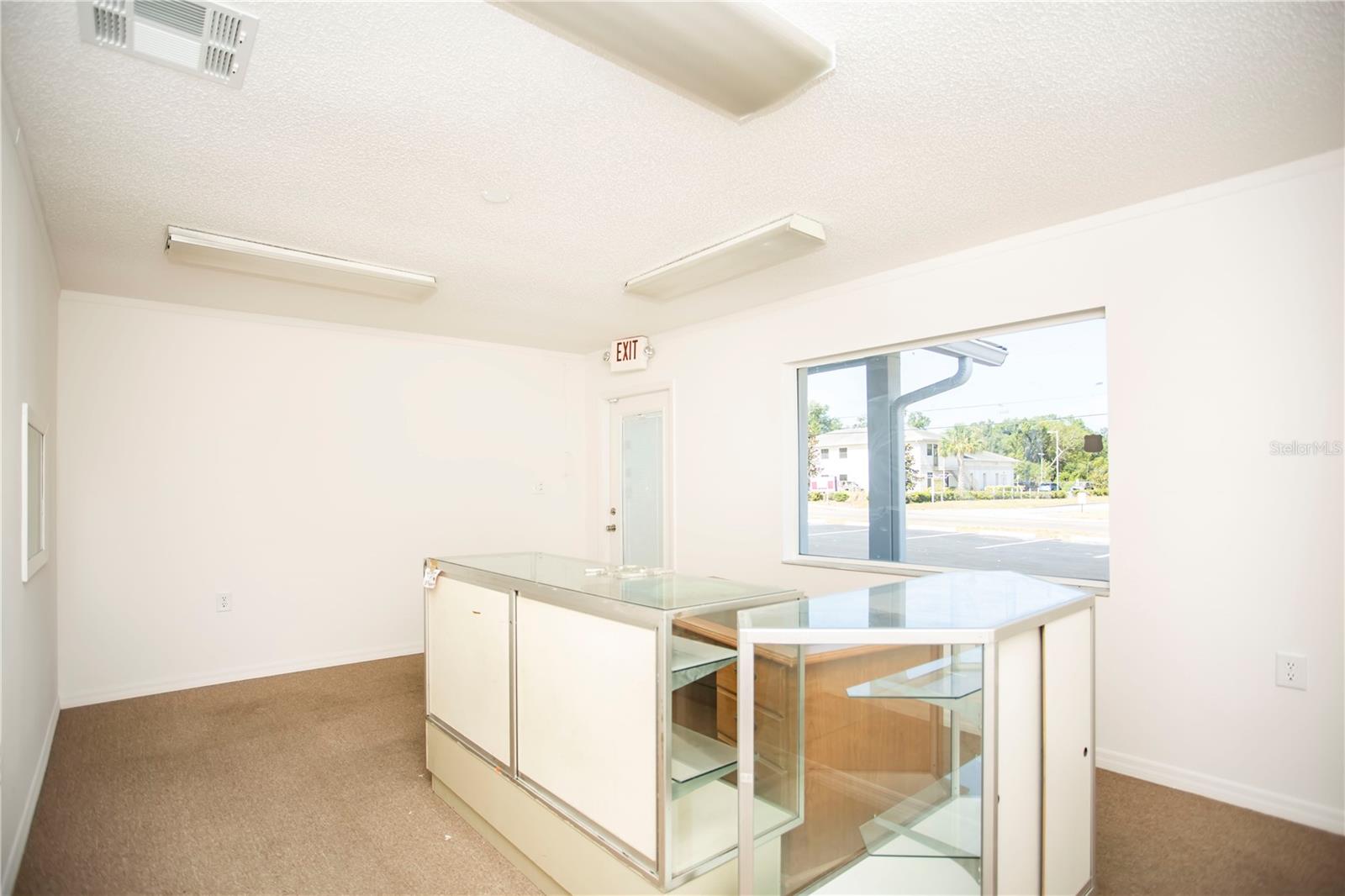 Image 7 of 14 For 7150 Congress Street