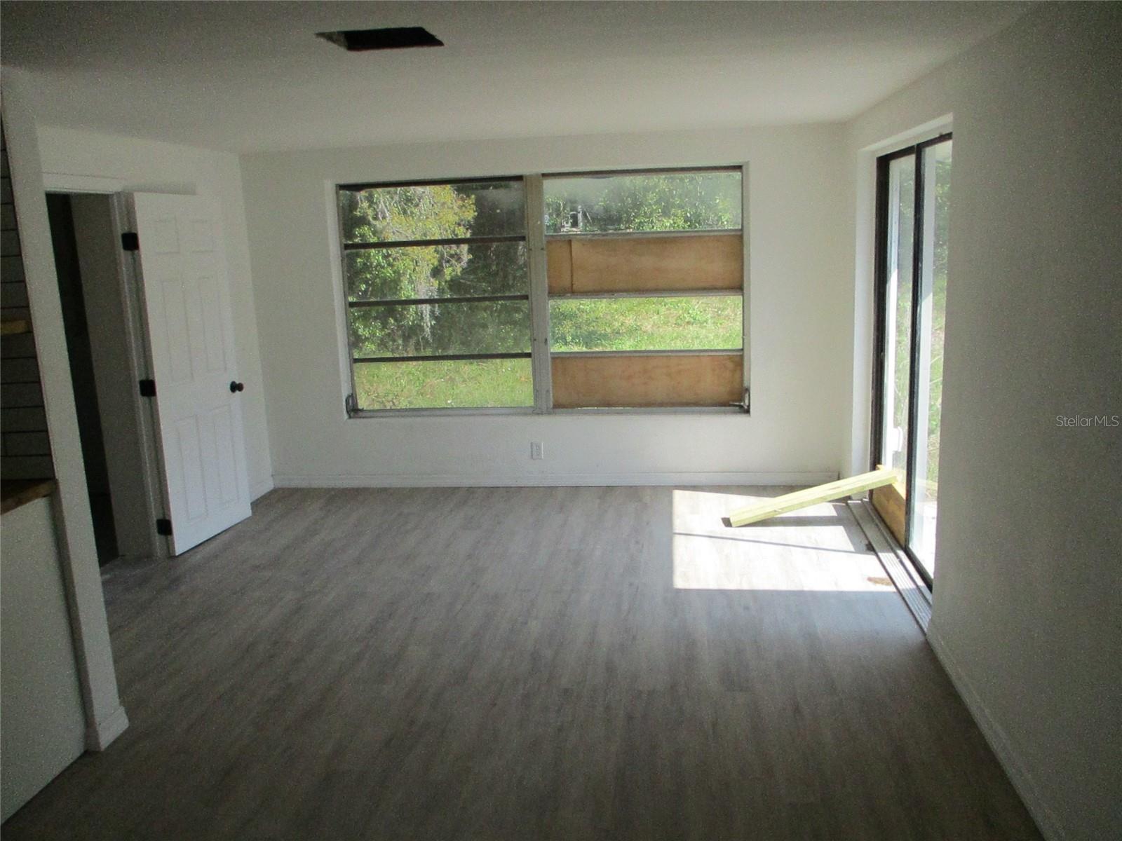 Image 3 of 11 For 7925 Bracken Drive