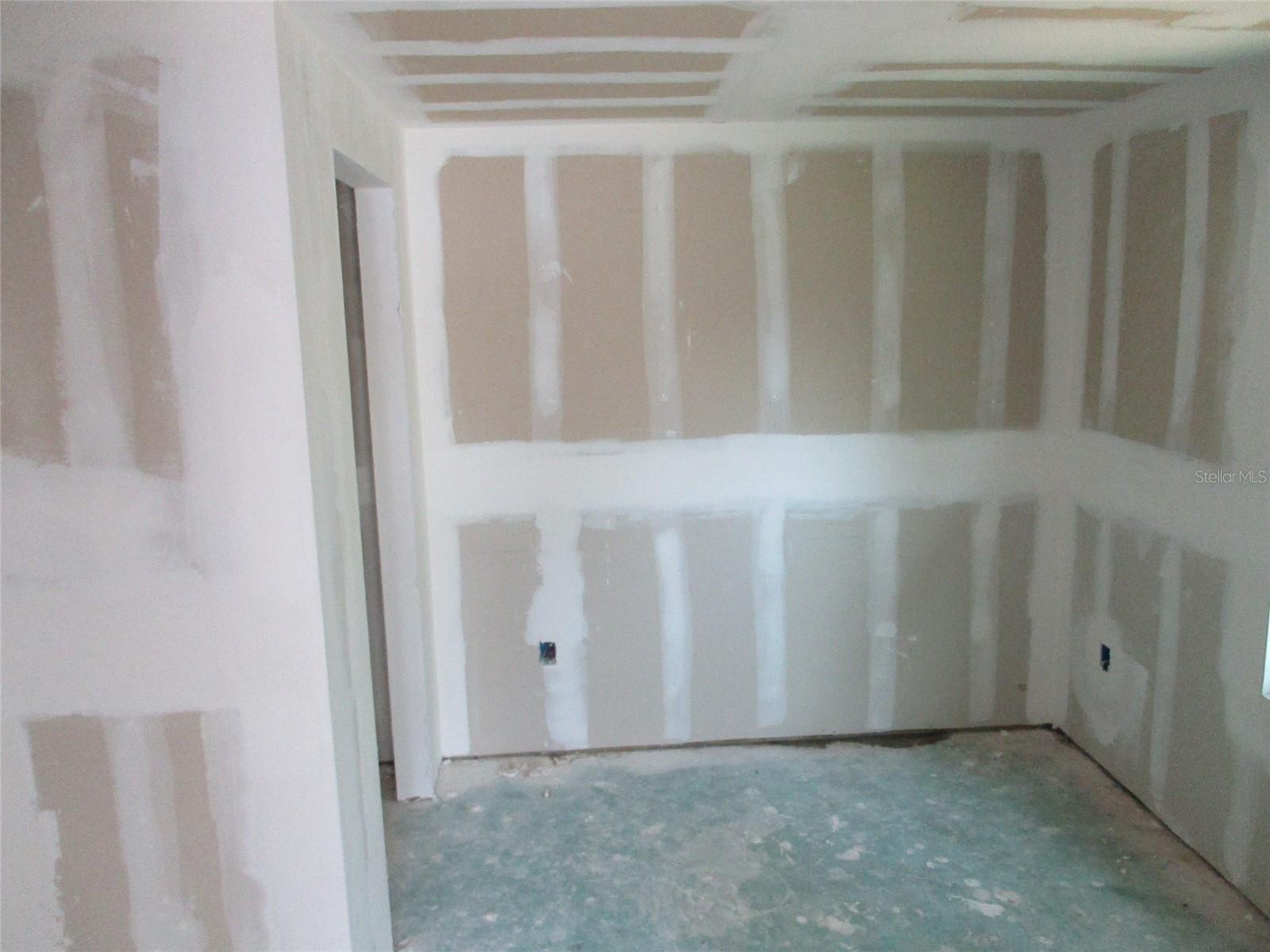 Image 5 of 11 For 7925 Bracken Drive