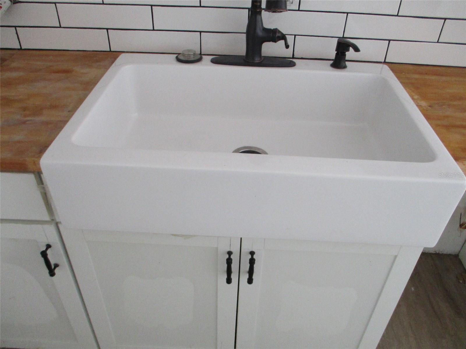 Image 6 of 11 For 7925 Bracken Drive