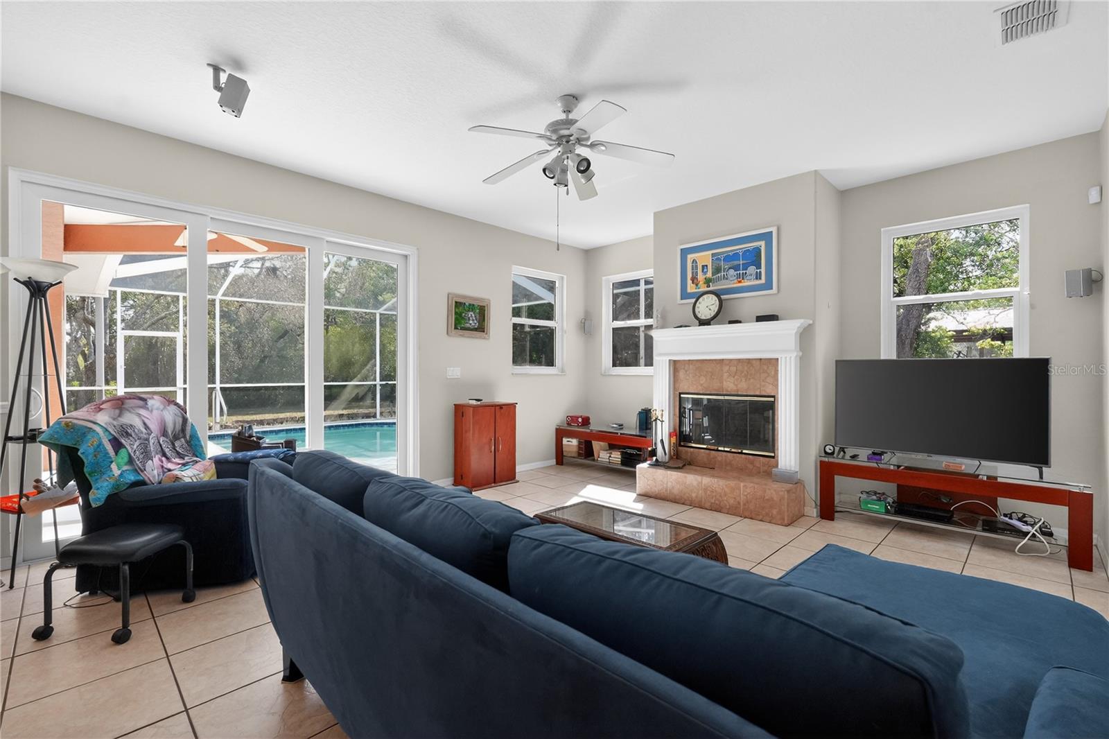 Image 18 of 42 For 14024 Warm Springs Court