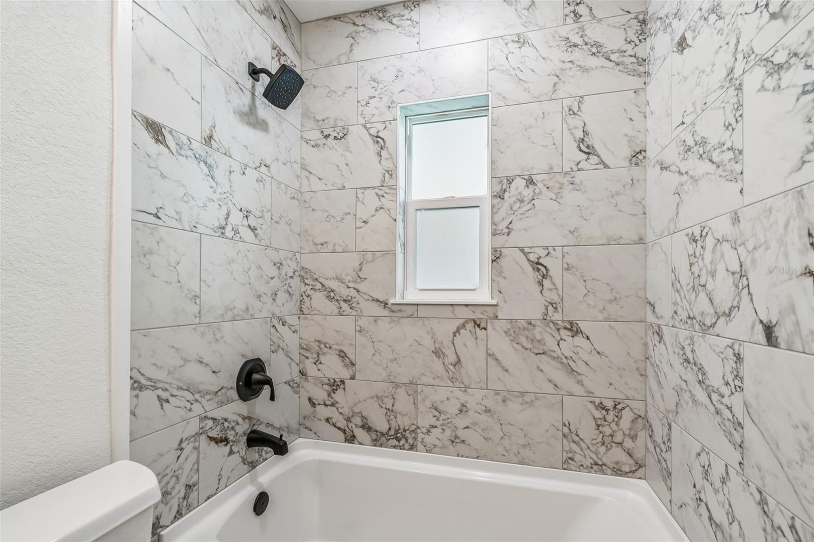 Image 18 of 77 For 2844 30th Avenue N