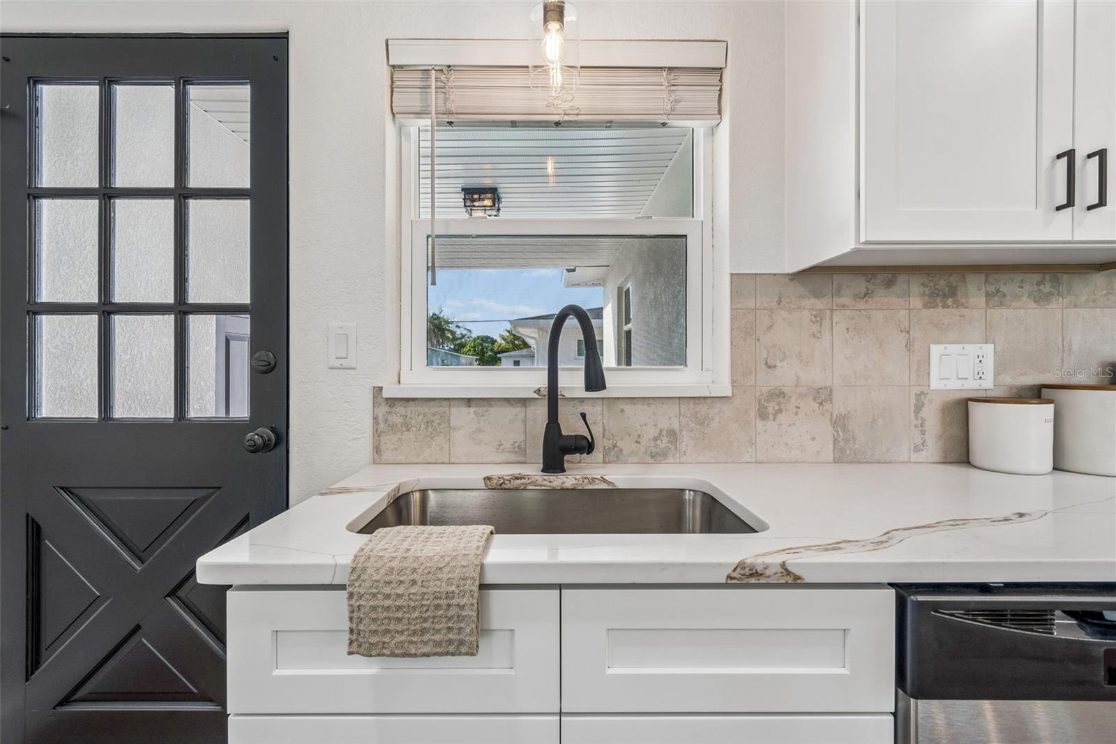 Image 23 of 77 For 2844 30th Avenue N