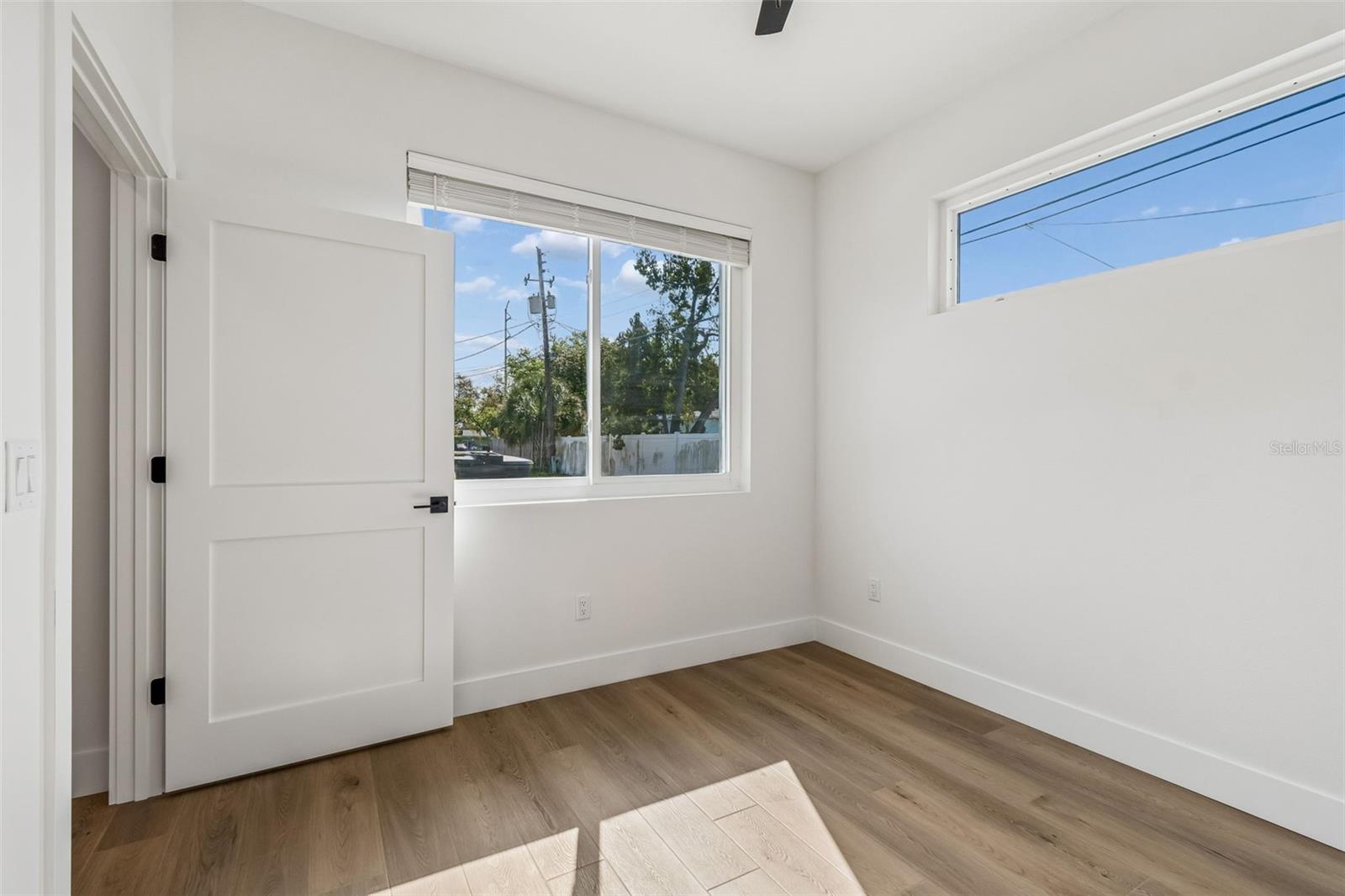 Image 42 of 77 For 2844 30th Avenue N