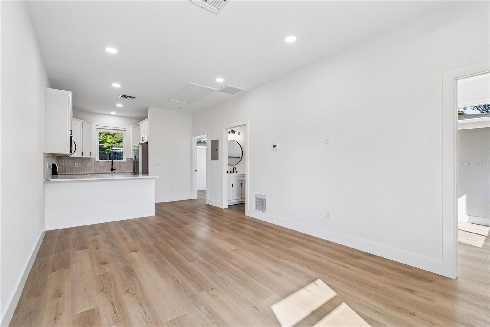 Image 44 of 77 For 2844 30th Avenue N