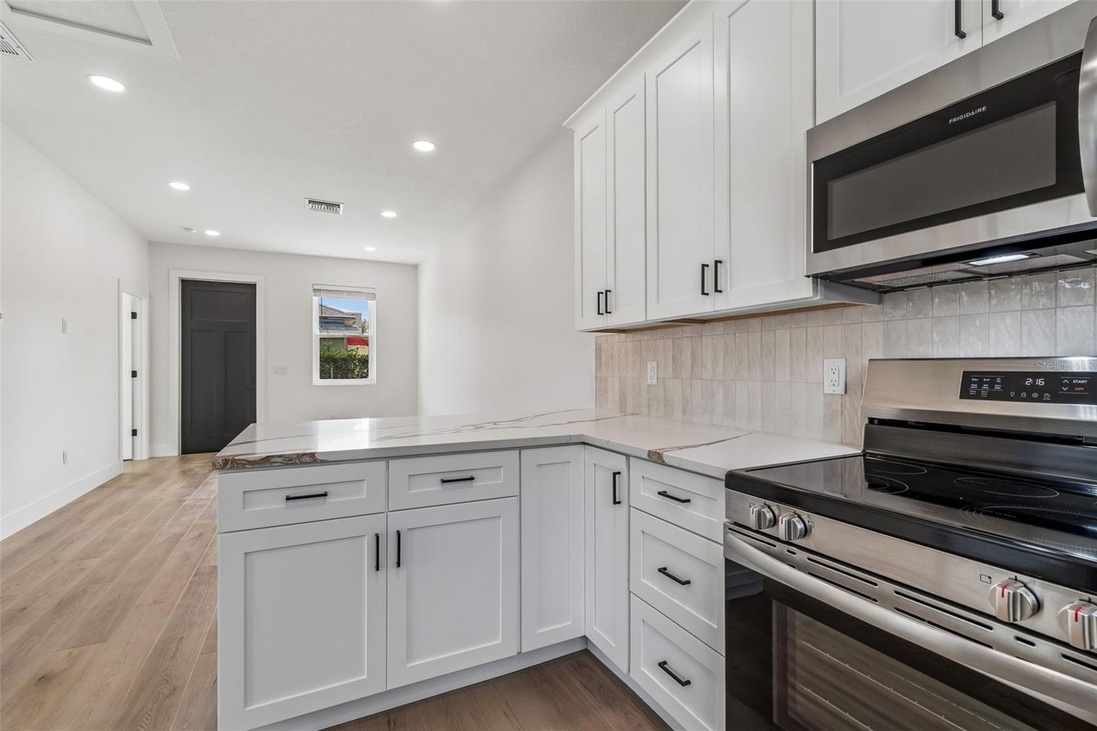 Image 51 of 77 For 2844 30th Avenue N