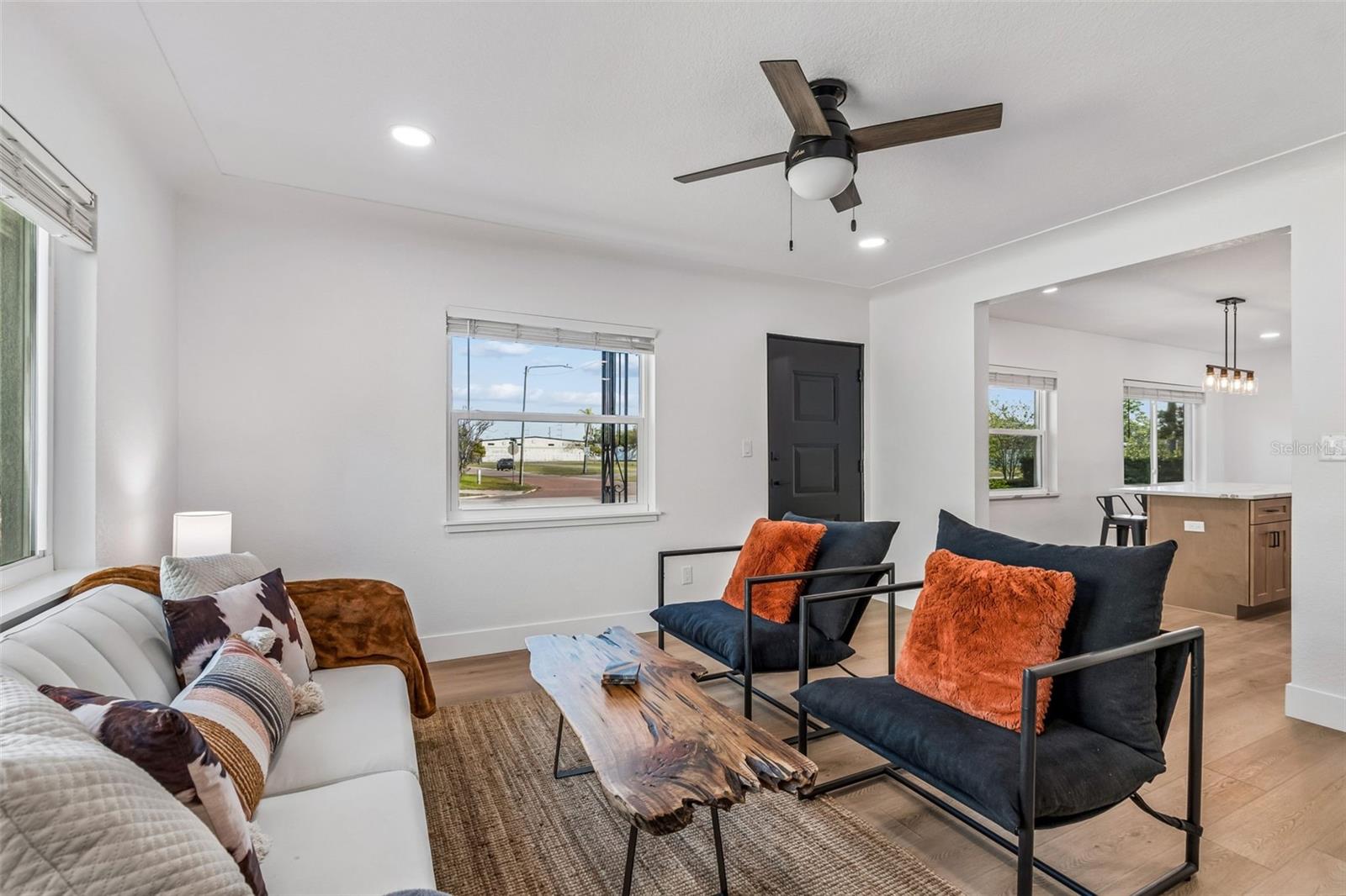 Image 7 of 77 For 2844 30th Avenue N