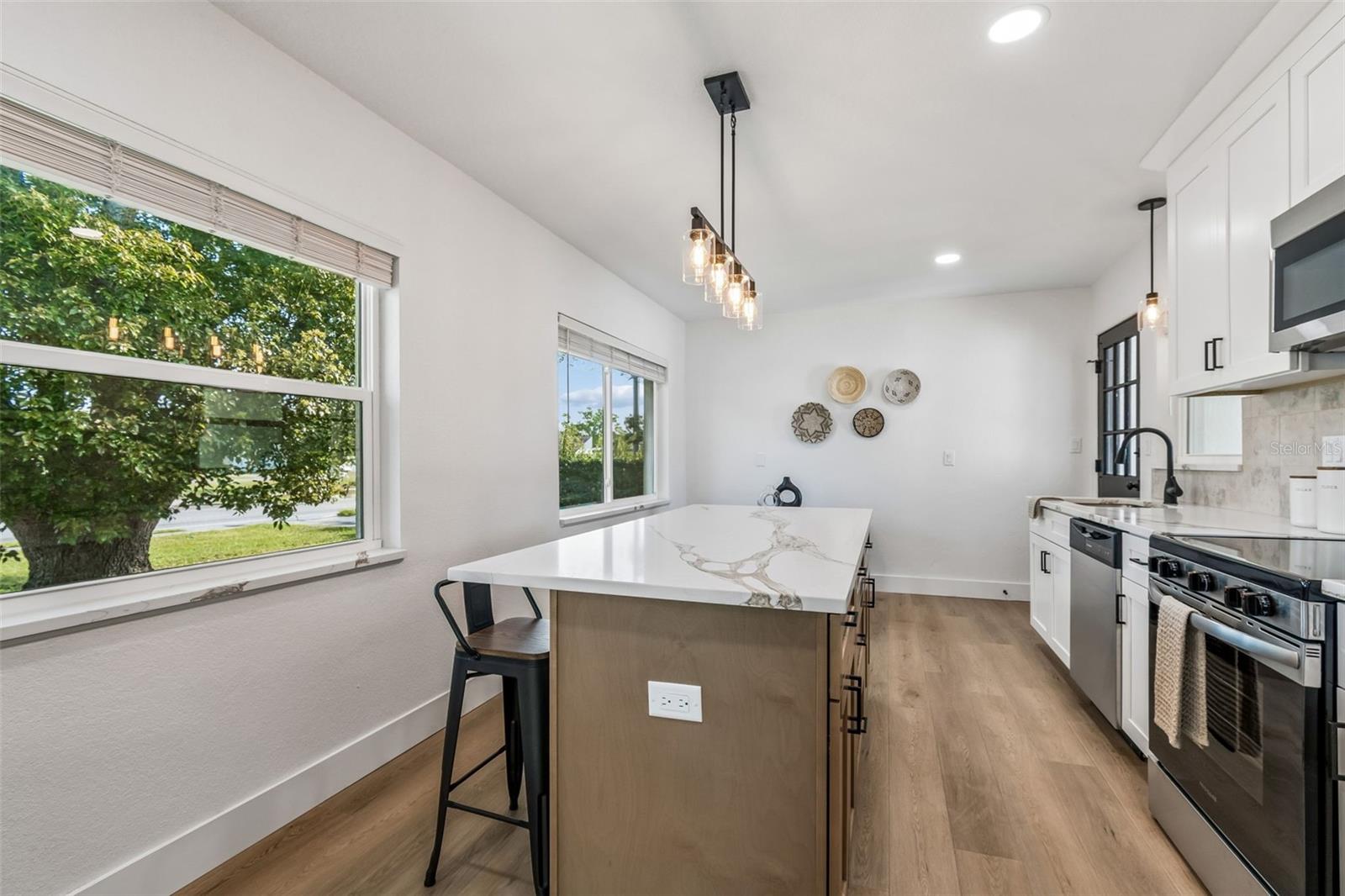 Image 8 of 77 For 2844 30th Avenue N