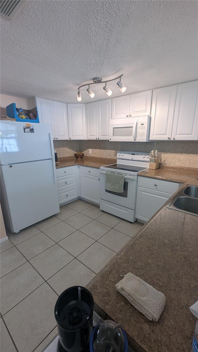 Image 2 of 17 For 9136 Lunar Lane