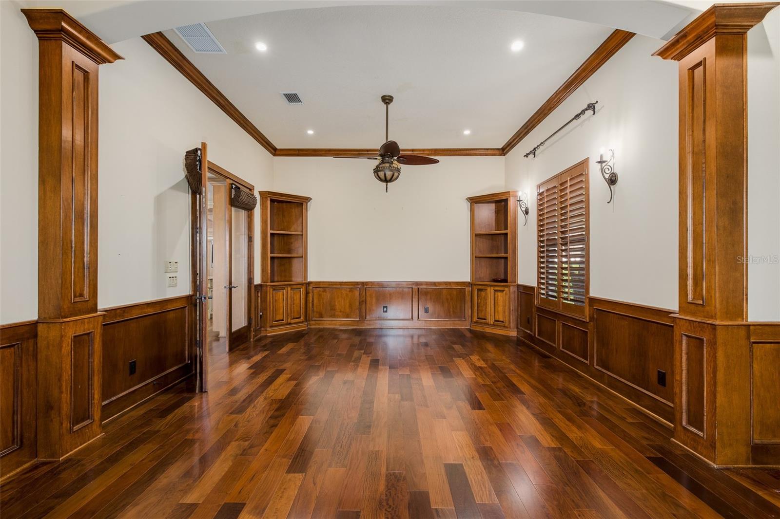 Image 47 of 99 For 9943 Milano Drive