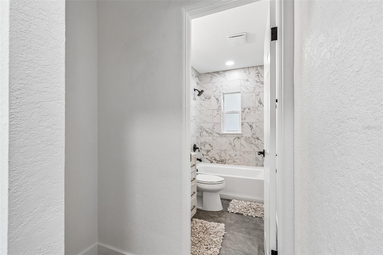 Image 16 of 73 For 2844 30th Avenue N