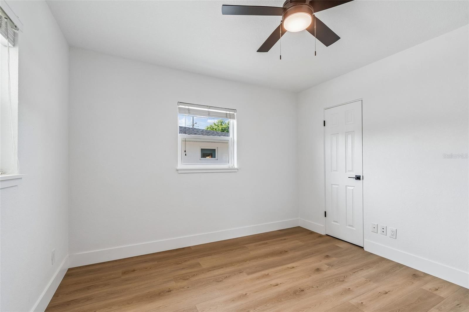 Image 20 of 73 For 2844 30th Avenue N