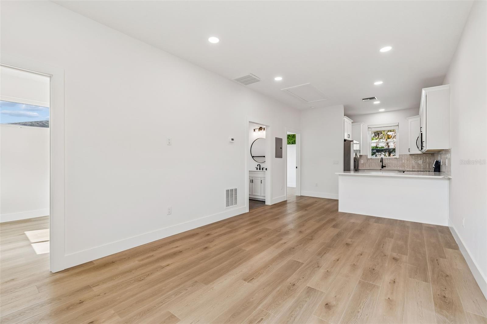 Image 31 of 73 For 2844 30th Avenue N