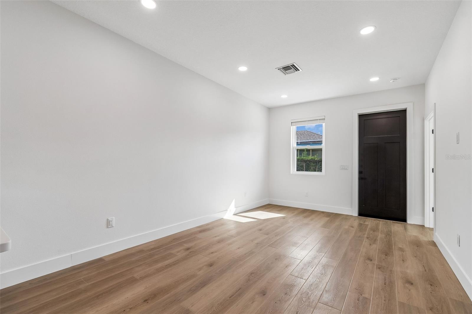 Image 33 of 73 For 2844 30th Avenue N