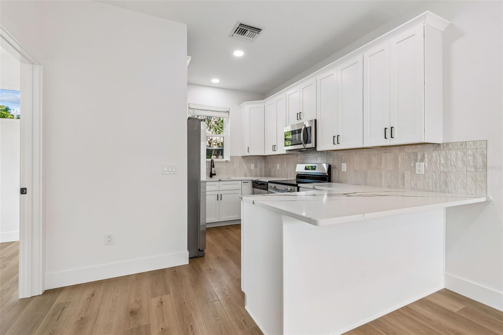 Image 34 of 73 For 2844 30th Avenue N