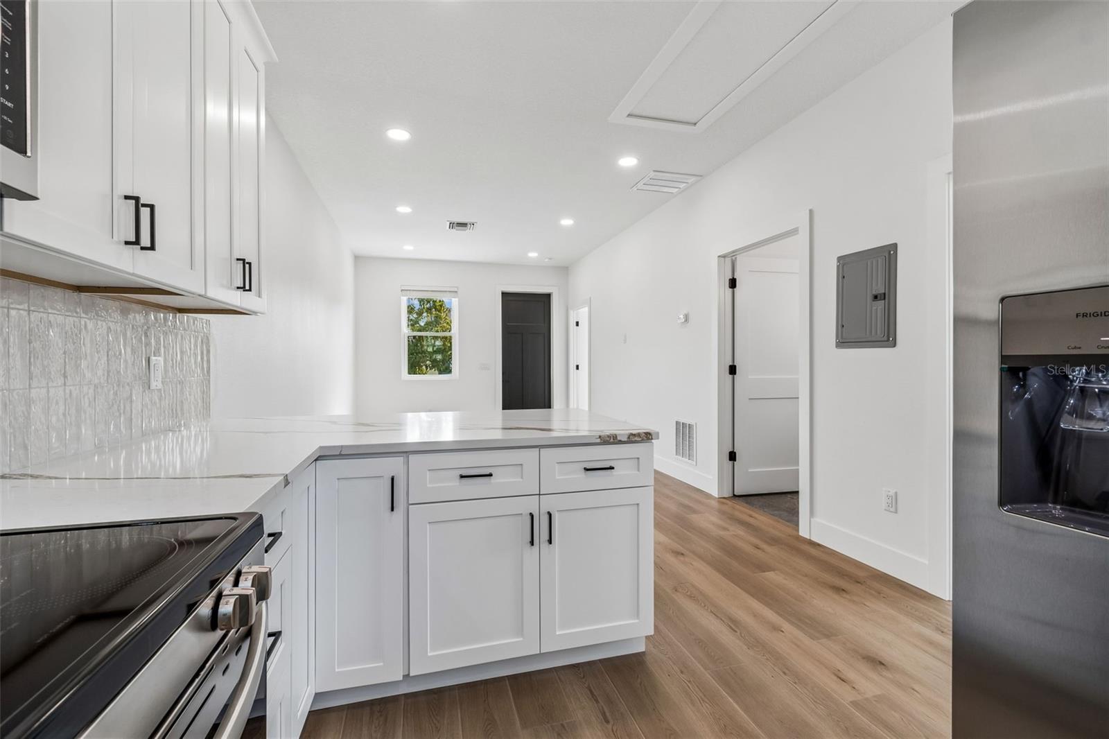 Image 38 of 73 For 2844 30th Avenue N