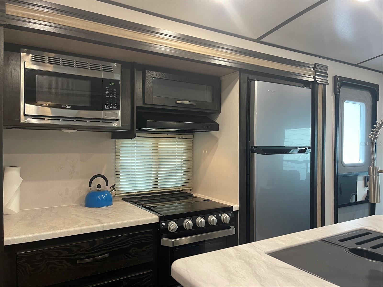 Image 14 of 51 For 20300 Leonard Road 78