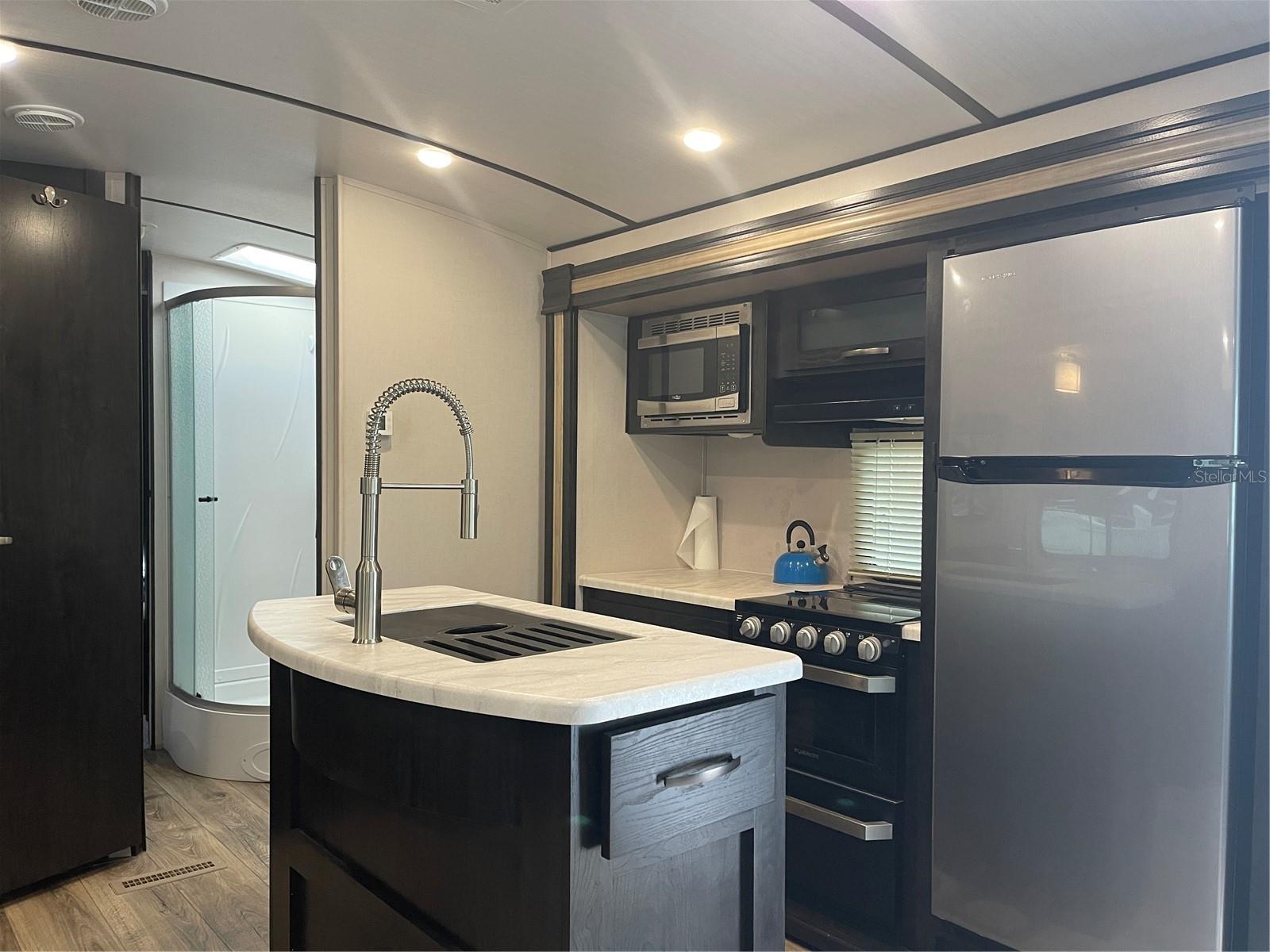 Image 16 of 51 For 20300 Leonard Road 78