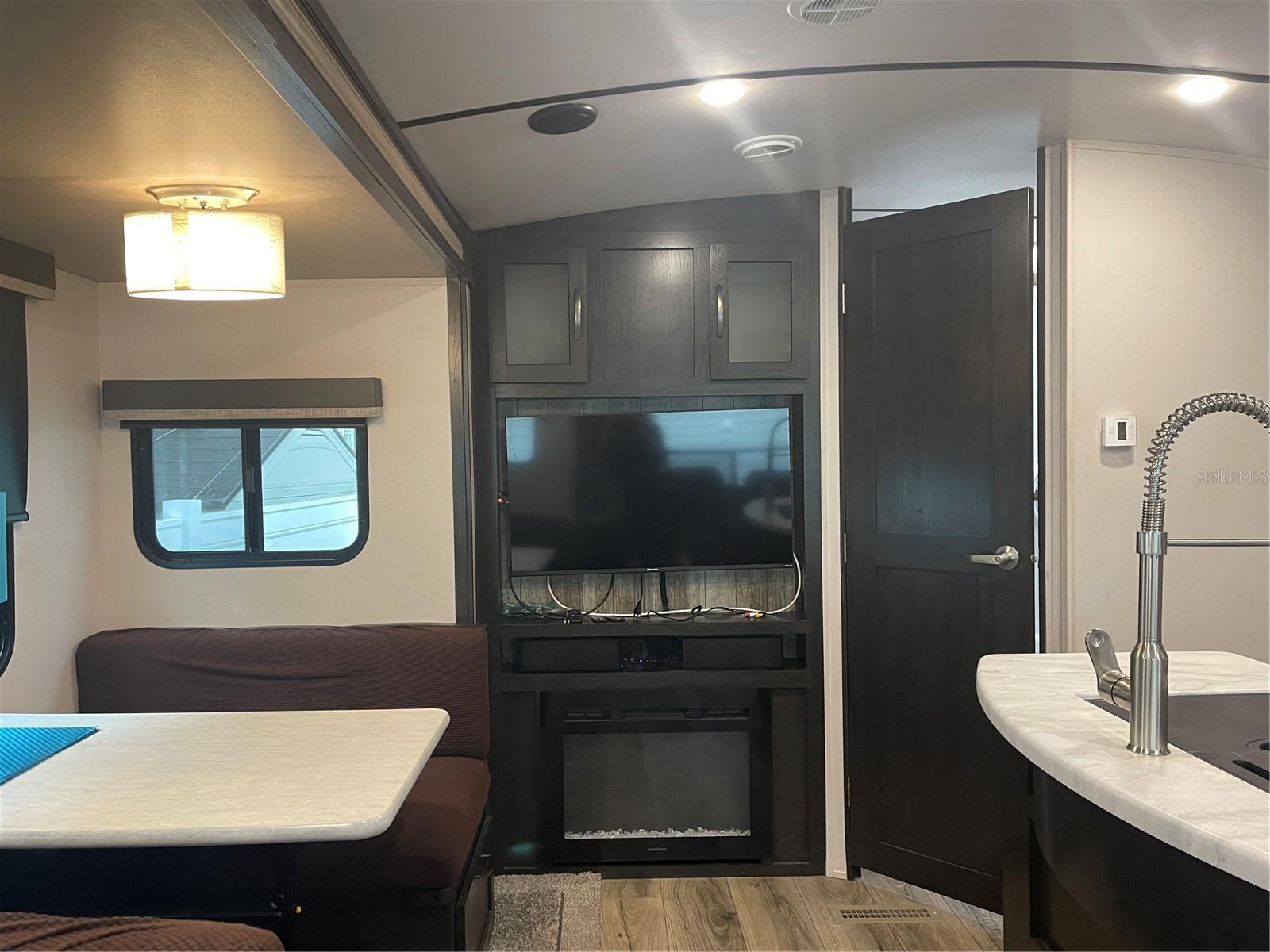 Image 17 of 51 For 20300 Leonard Road 78