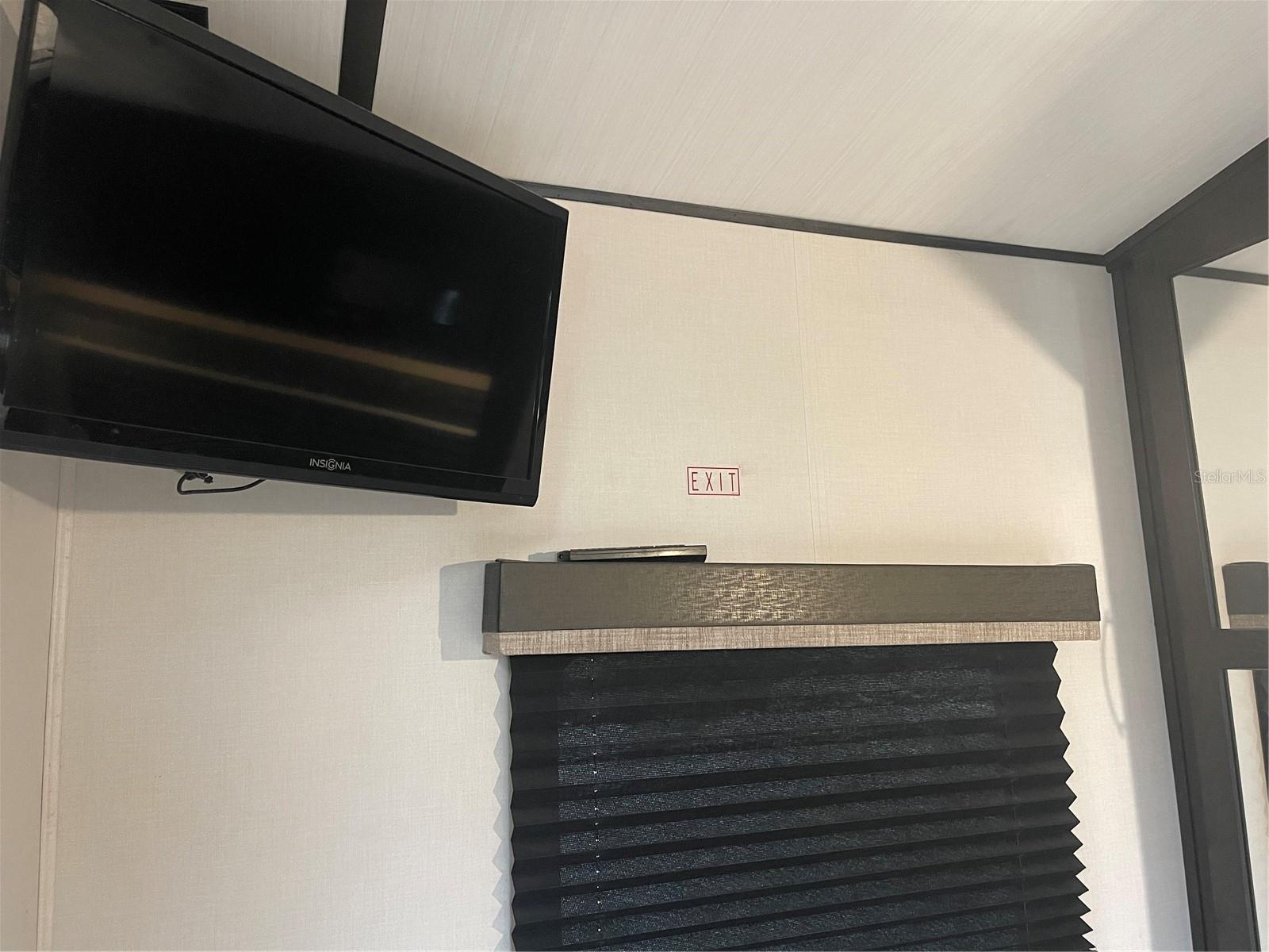 Image 21 of 51 For 20300 Leonard Road 78