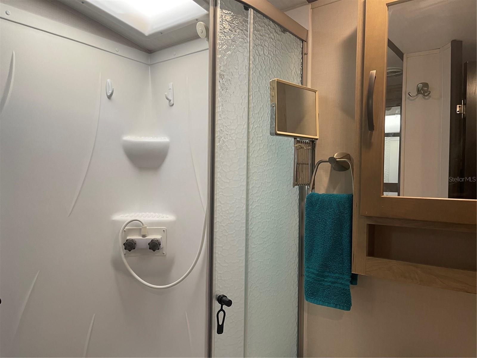 Image 23 of 51 For 20300 Leonard Road 78