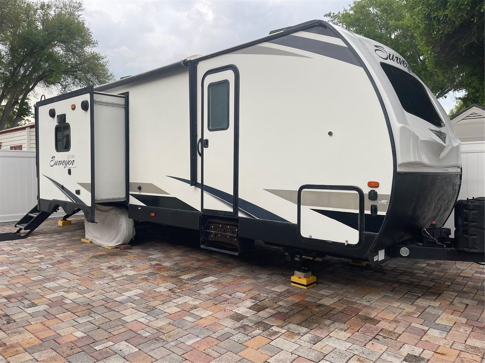 Image 32 of 51 For 20300 Leonard Road 78