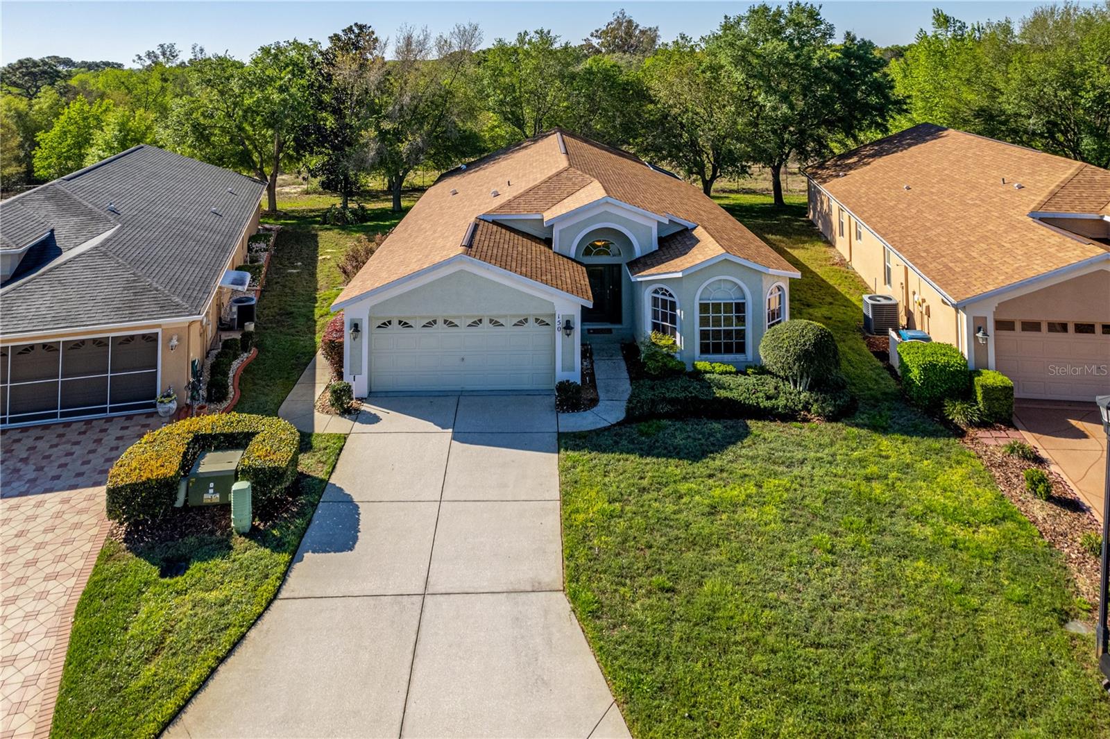 Listing photo id 8 for 150 Gordham Court