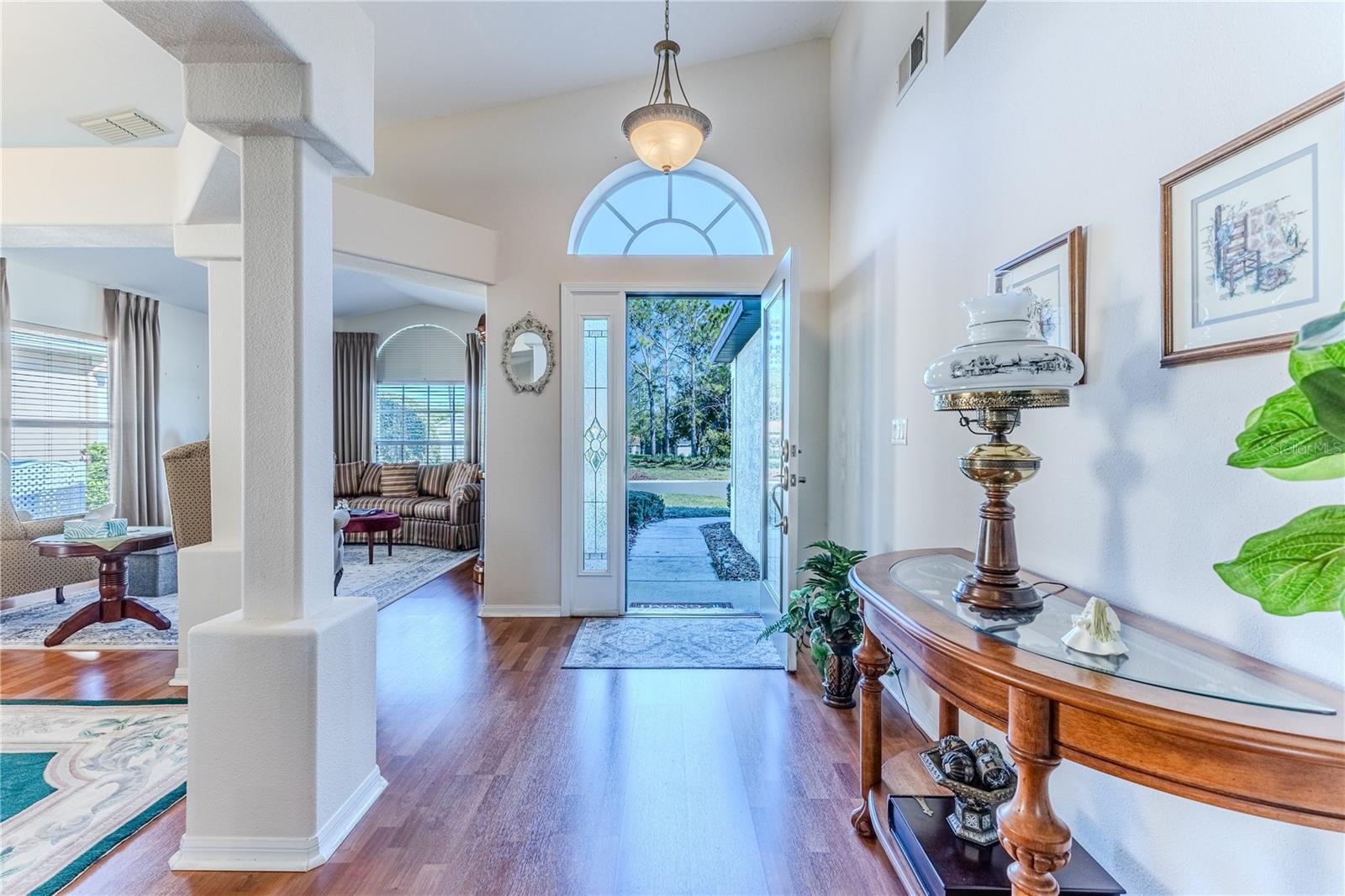 Listing photo id 9 for 150 Gordham Court