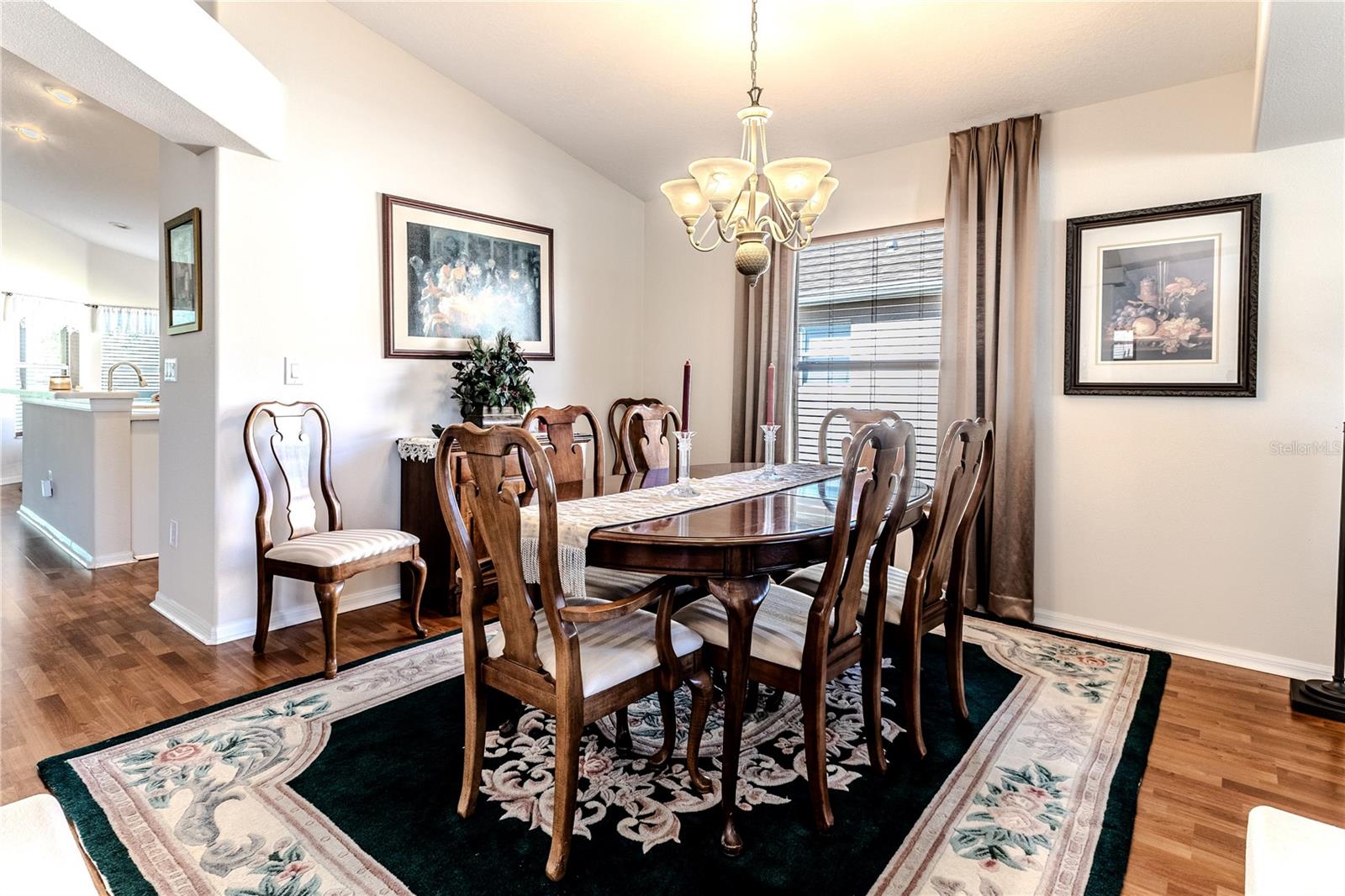 Listing photo id 13 for 150 Gordham Court