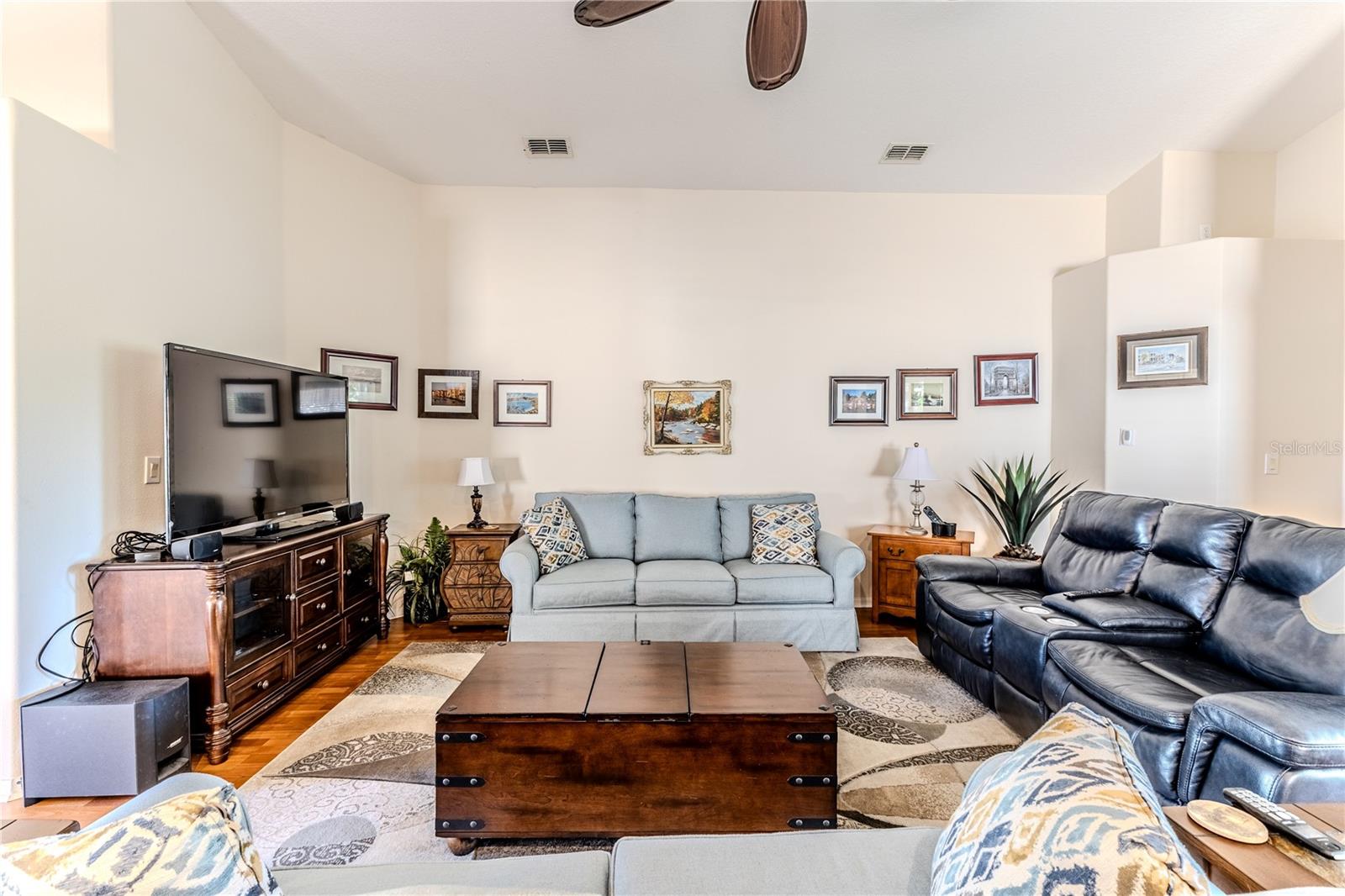 Listing photo id 15 for 150 Gordham Court