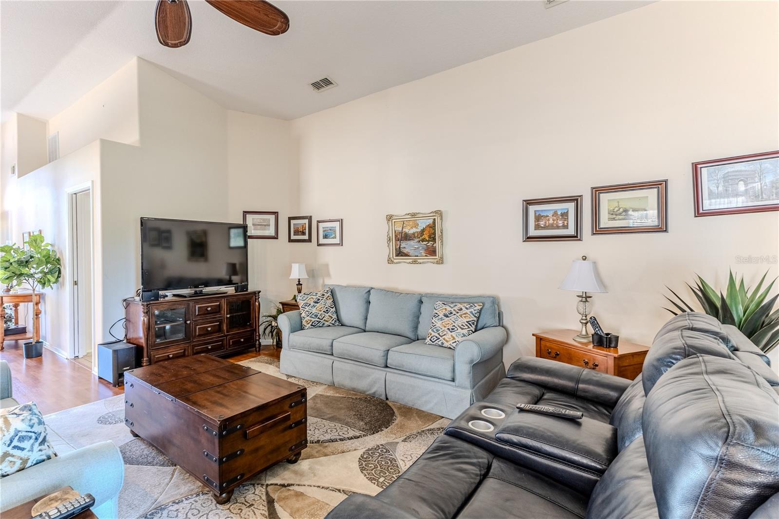 Listing photo id 16 for 150 Gordham Court