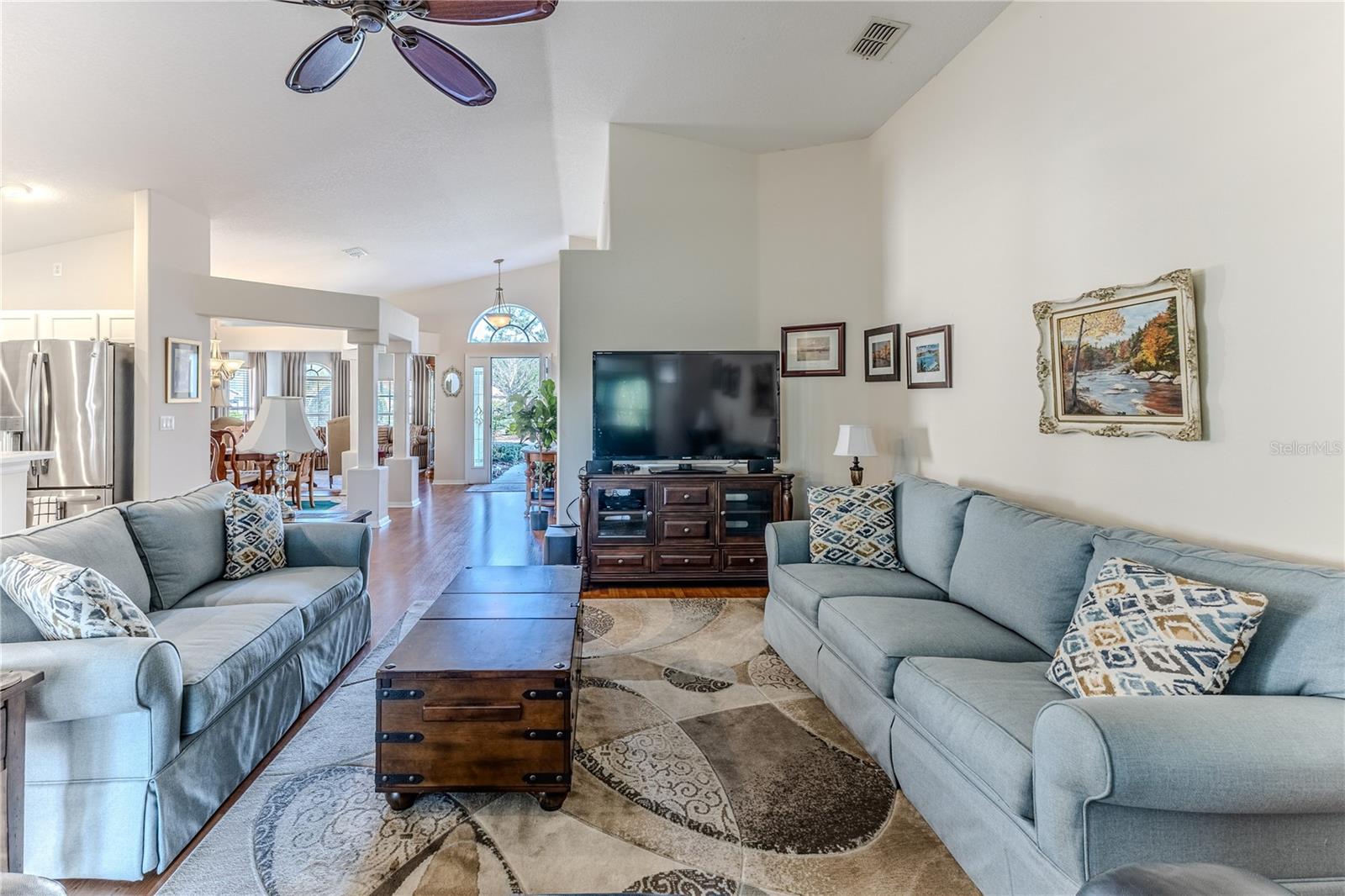 Listing photo id 17 for 150 Gordham Court